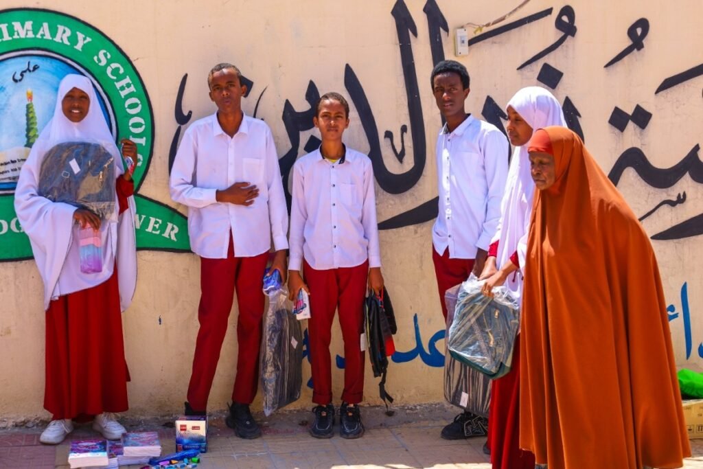 مشروع تكفل بمصروفات دراسية لمدة عام